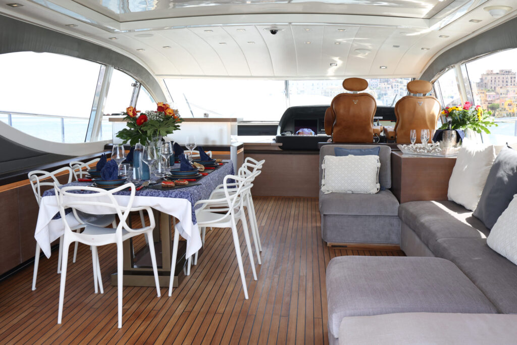 Main deck salon