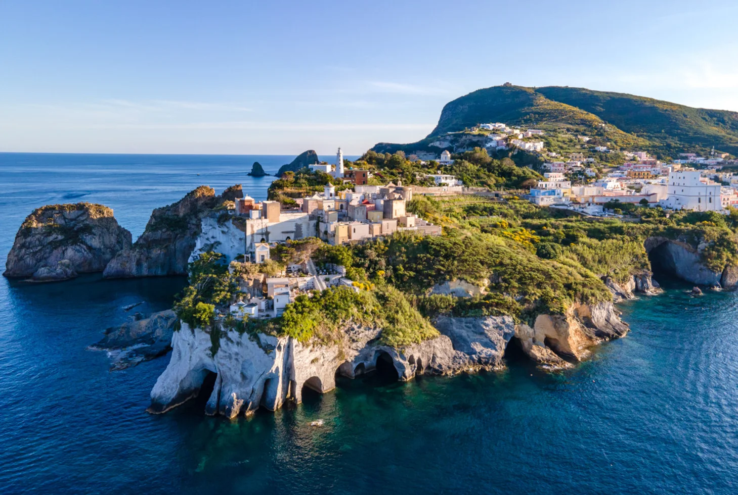 Le Pontine in cinque giorni — L’arcipelago come non lo hai mai visto.